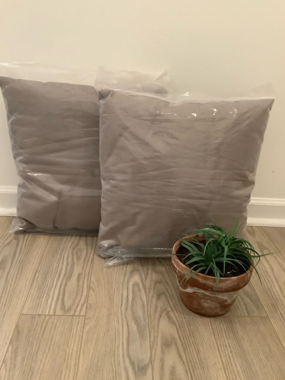 NWT Bundle Amazon basics toss pillows❤️❤️❤️❤️